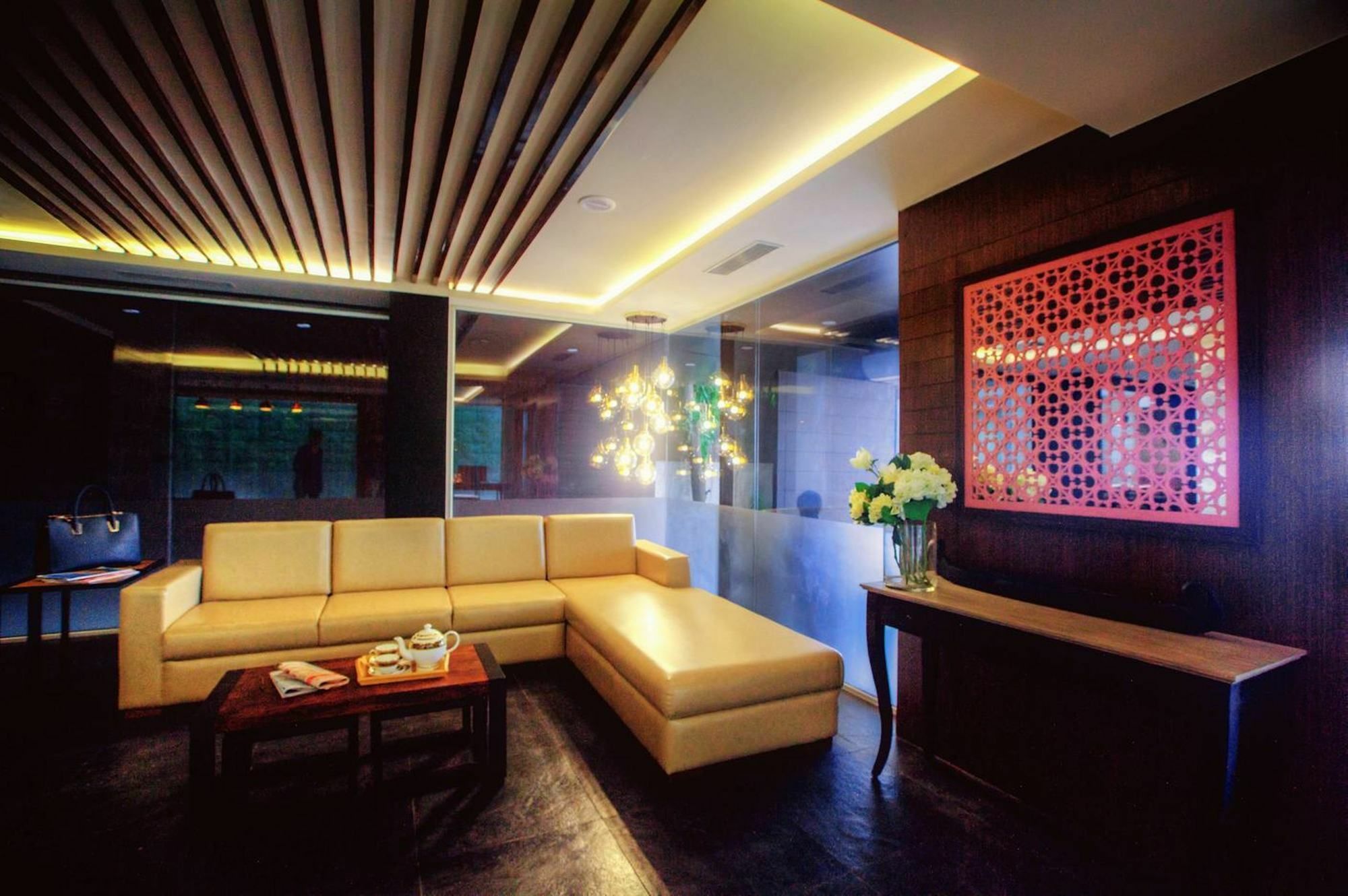 Minla Hotel Bangalore Bagian luar foto